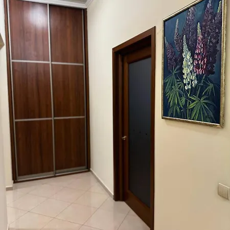 Menc Διαμέρισμα *